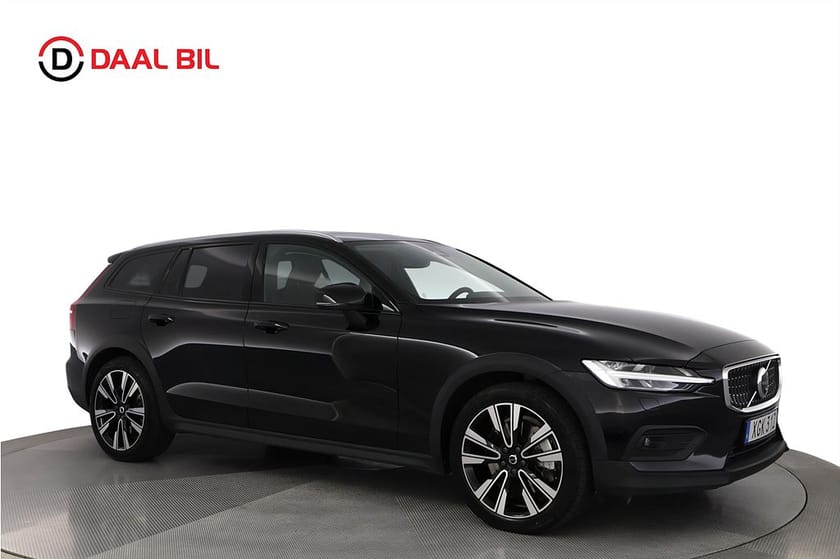Bild 4 av Volvo V60 Cross Country B5 MILDHYBRID AWD 250HK ULTIMATE BRIGHT PANO H/K® DRAG