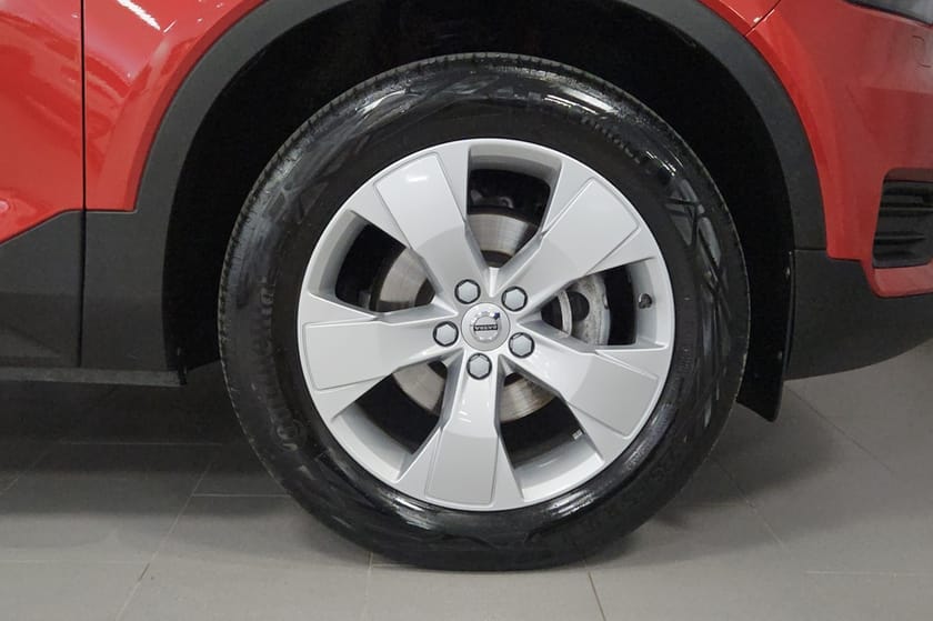 Bild 5 av Volvo XC40 T3 Geartronic 163HK Momentum Aut Drag