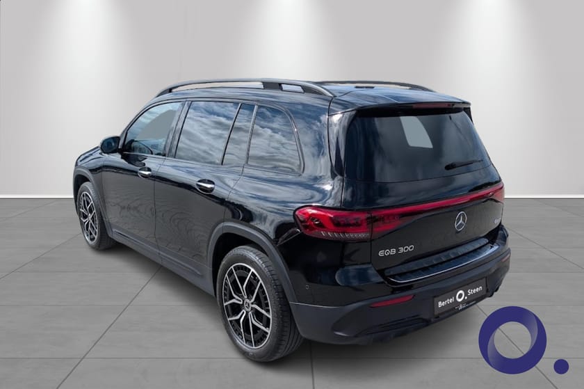 Bilde 3 av Mercedes-Benz EQB 300 4MATIC AMG / Burmester/Panorama/7 seter / mye utstyr!