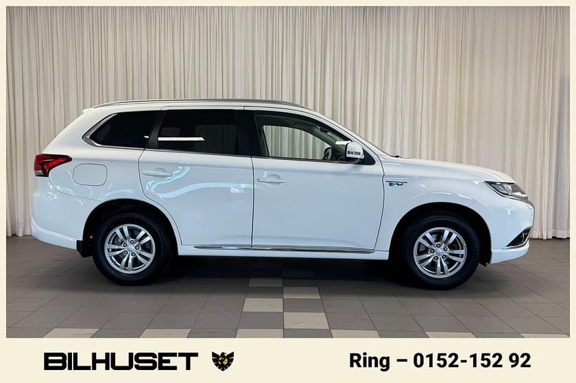 Bild 2 av Mitsubishi Outlander PHEV CVT City Dragkrok B-Kamera Keyless