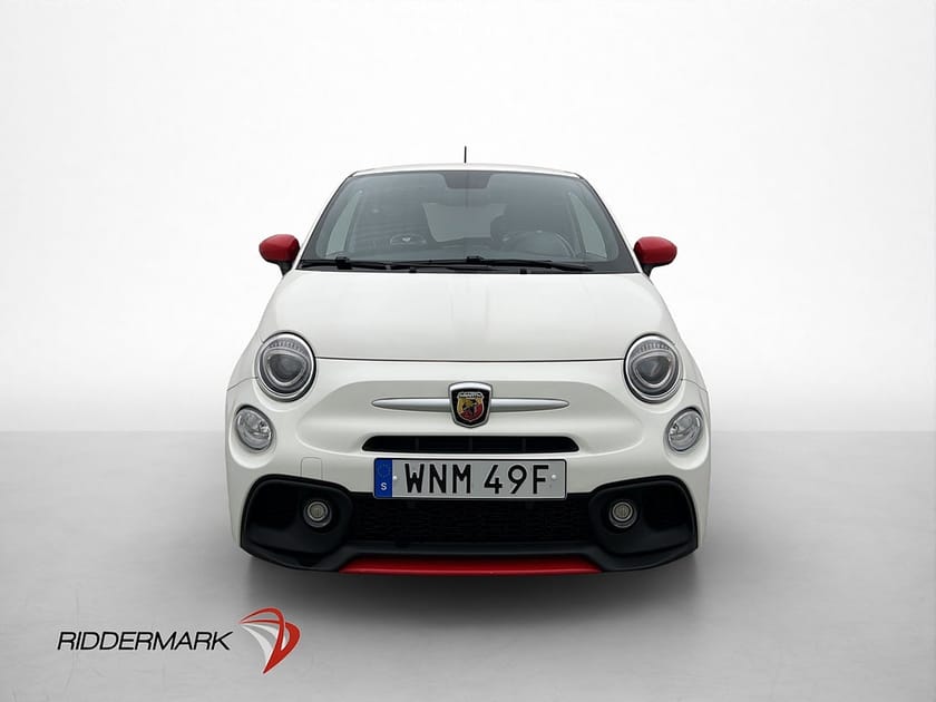 Bild 2 av Abarth 595 1.4 T-JET 145hk Navi Bluetooth P-Sensorer