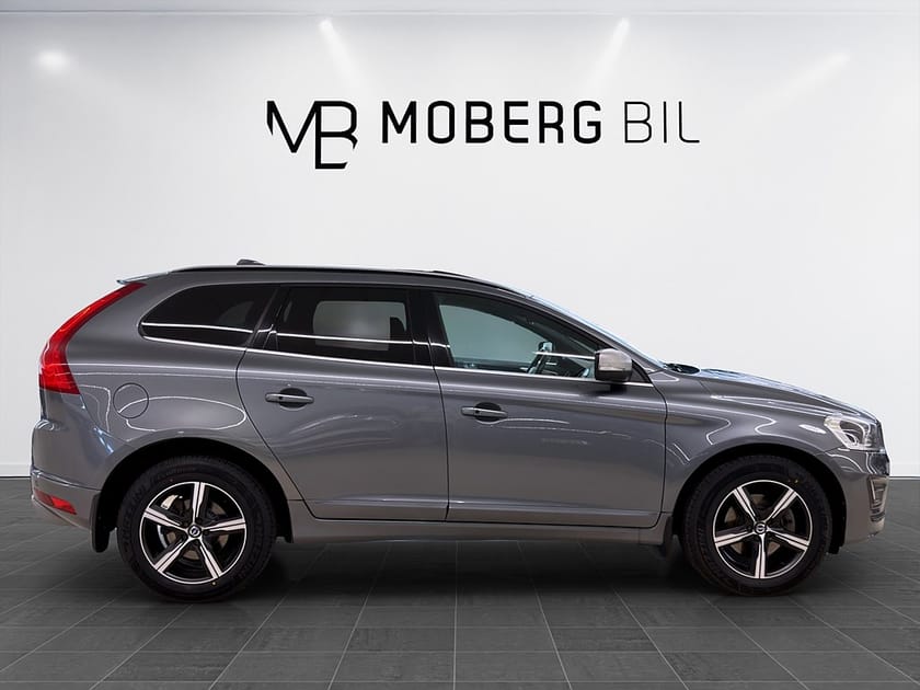 Bild 3 av Volvo XC60 D4 AWD 190hk R-Design Navi Drag Pano B-Kamera