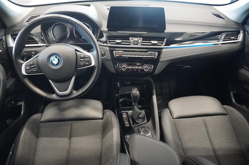 Bild 2 av BMW X1 xDrive25e Sport Line Navi Head-Up HiFi LED