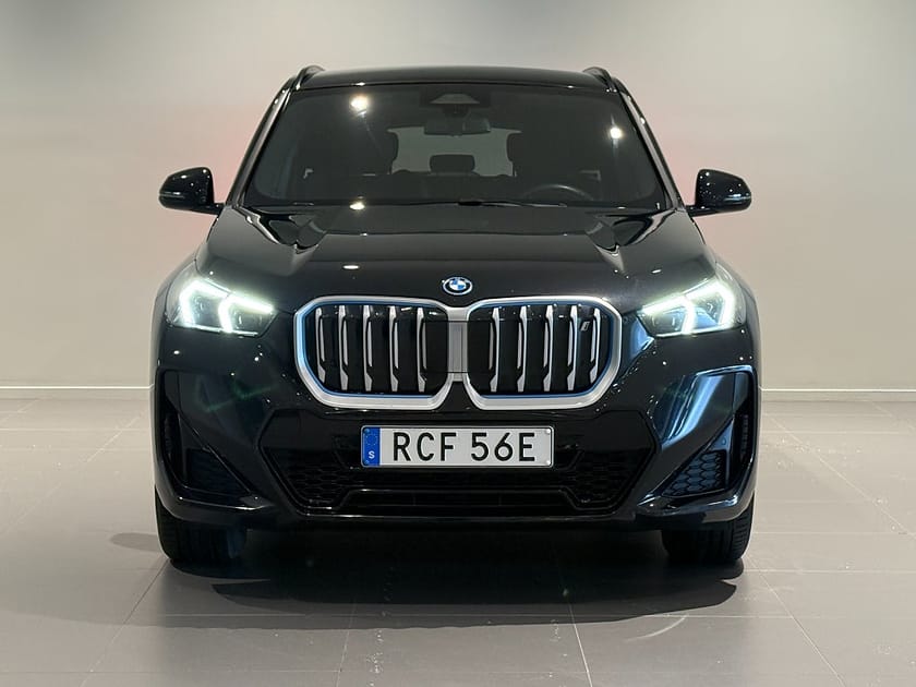 Bild 2 av BMW iX1 xDrive30 M Sport Drag Elstol m minne H/K Park Assist
