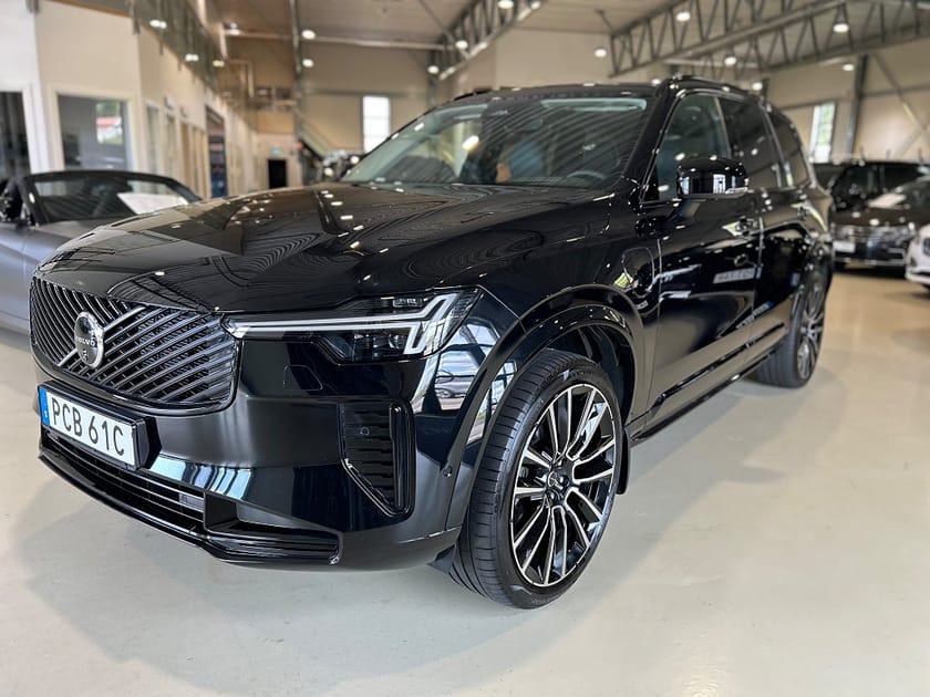 Bild 1 av Volvo XC90 T8 Plug-In Hybrid AWD Geartronic Ultra Dark / Drag