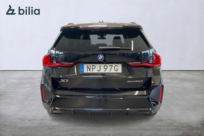 Bild 4 av BMW X1 xDrive25e SÅLD!! Göteborg M Sport Panorama H|K Drag