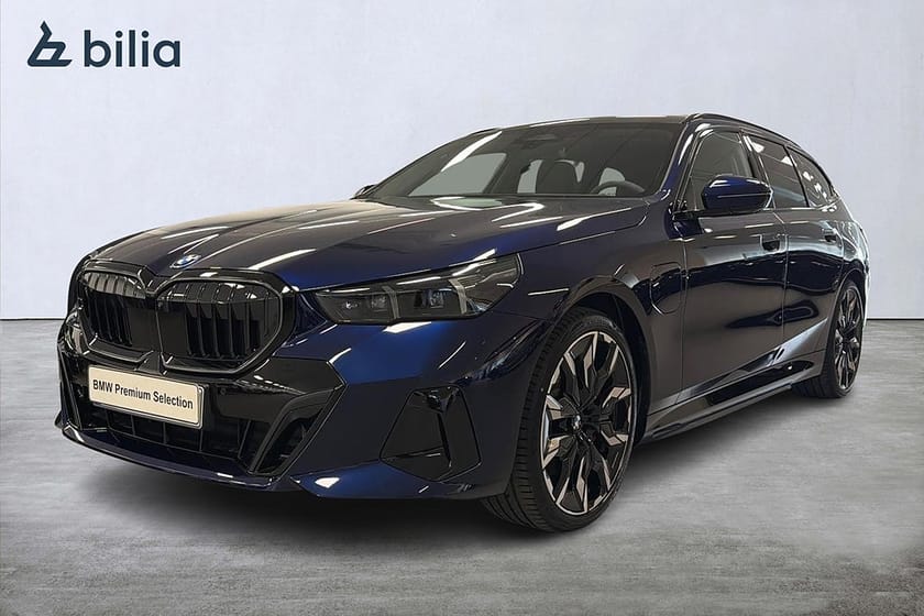 Bild 1 av BMW 550e xDrive Touring 550 M-sport Pro | DEMO | Panorama | B&W