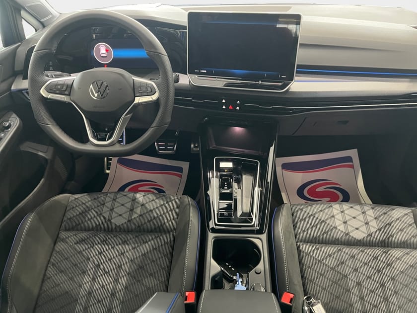 Bild 4 av Volkswagen Golf eTSI 150hk *R-Line* Keyless/Backkamera