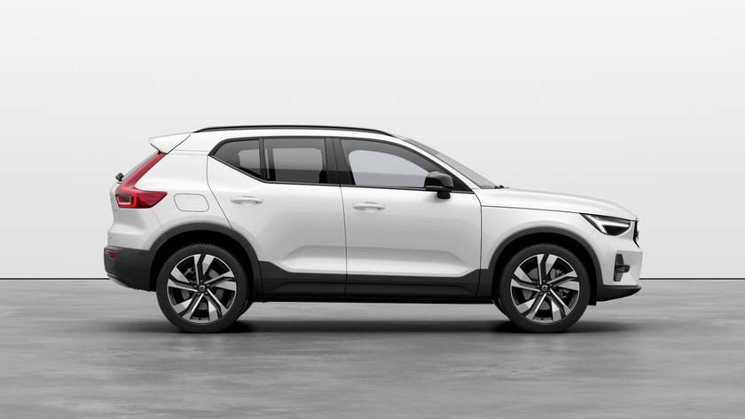 Bild 2 av Volvo XC40 B4 FWD Bensin Plus Dark