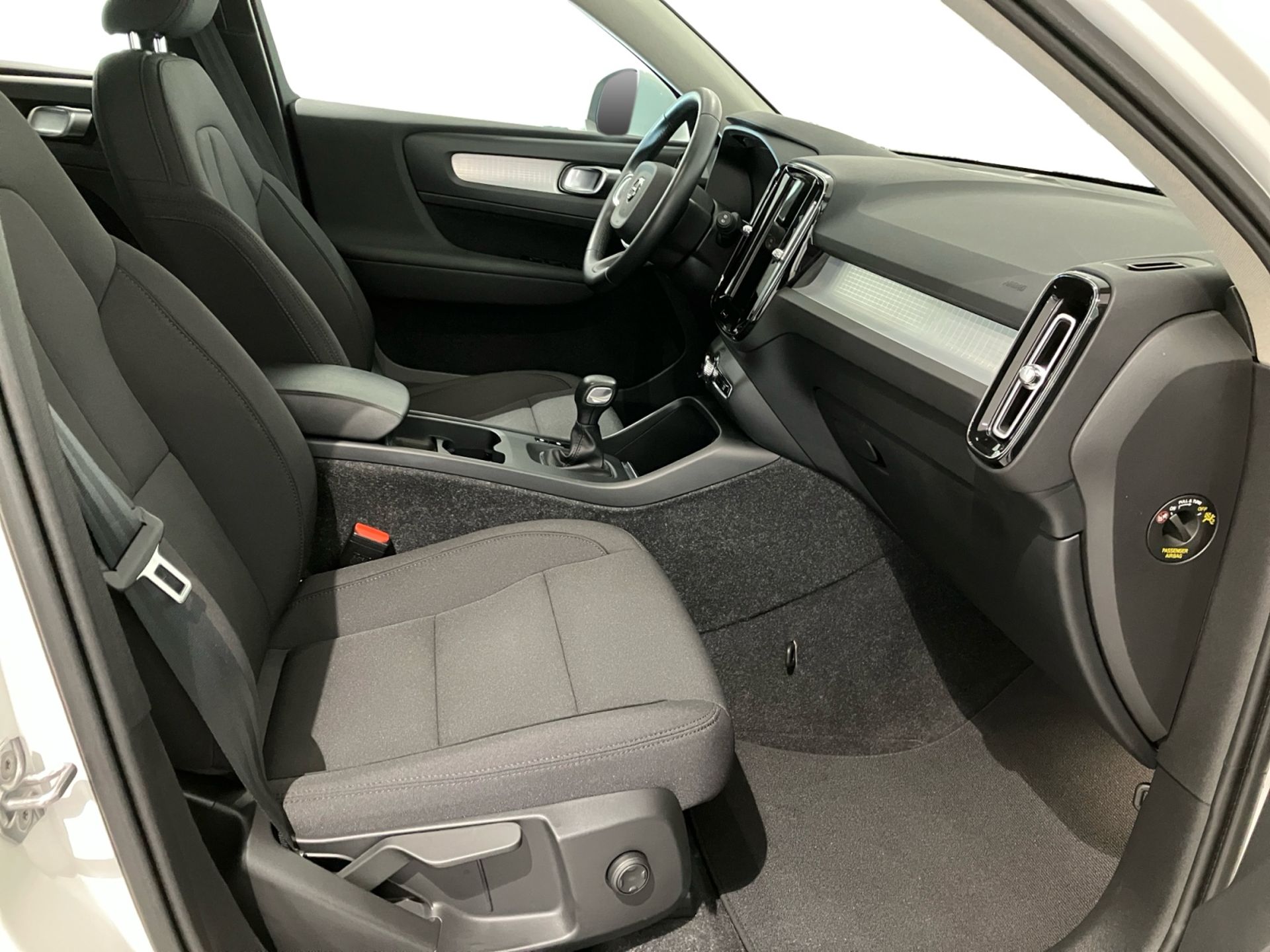 Volvo XC40 T2 FWD Momentum 2021, bild 4/10