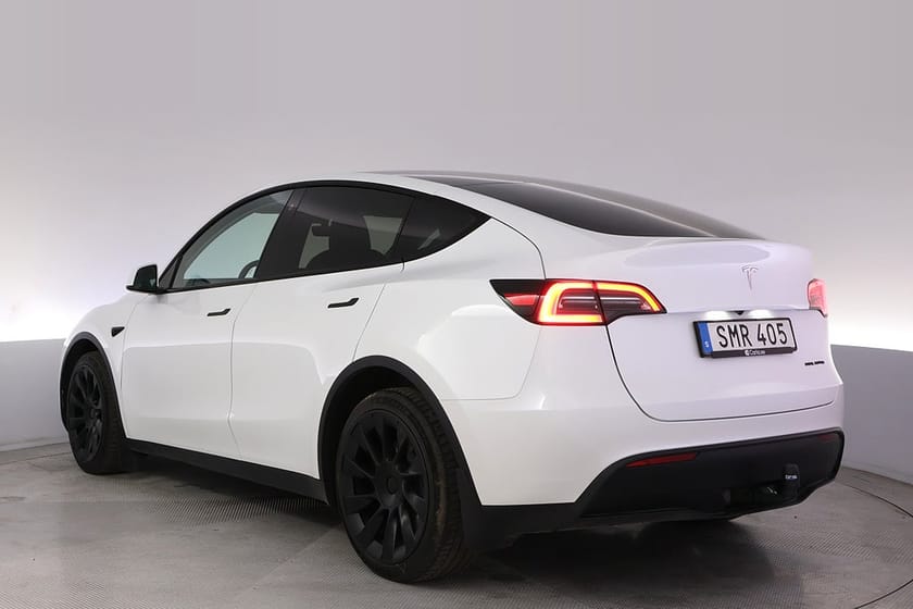 Bild 4 av Tesla Model Y Long Range AWD Autopilot Panorama