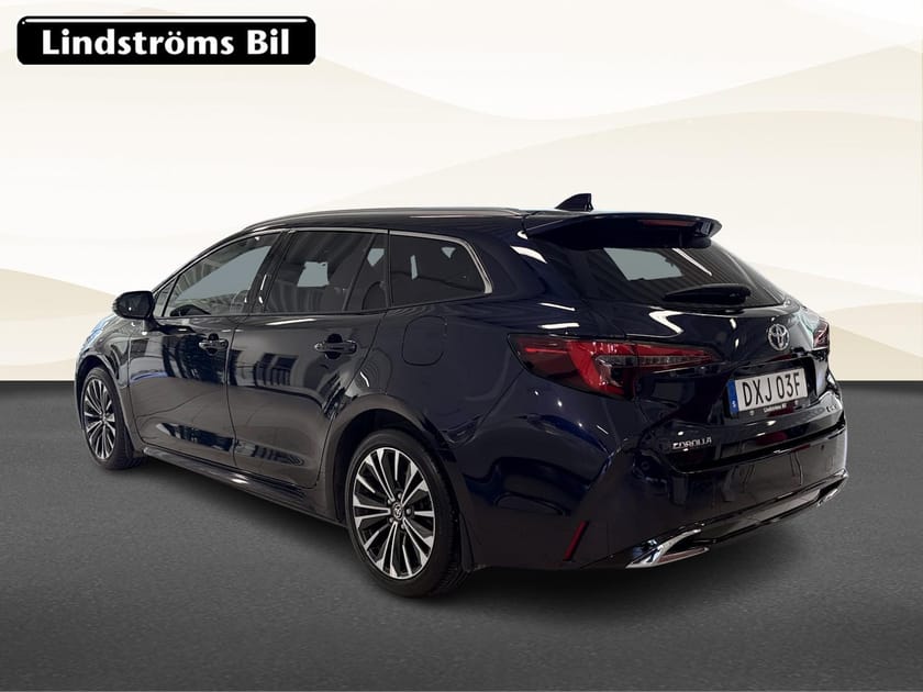 Bild 4 av Toyota Corolla Touring Sports Hybrid 1,8 Sports, Style Pluspaket. Vinterhjul