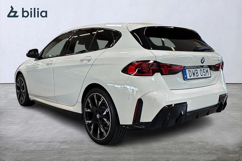 Bild 2 av BMW 120 M Sport Panorama Rattvärme Backkamera Farthållare