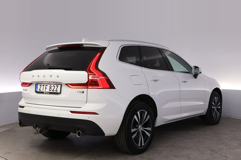 Bild 5 av Volvo XC60 Recharge T8 AWD Momentum Drag Pano AdapFarth