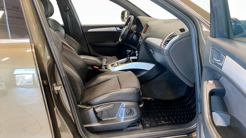 Bild 3 av Audi Q5 2.0 TDI DPF 190hk Drag - Värmare - Backkamera - Quattro