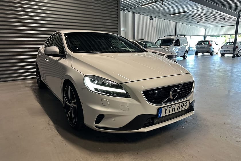 Bild 3 av Volvo V40 T3 R-Design Värmare Navi Keyless BT PDC Euro 6