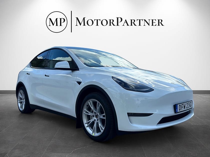 Bild 1 av Tesla Model Y Long Range AWD Dragkrok Autopilot MOMS 514hk