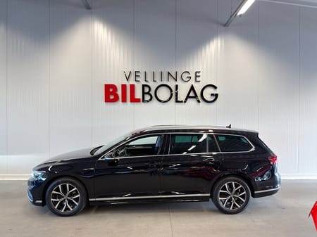 Volkswagen Passat Sportscombi 2.0 TDI R-line 4M Värmare Drag B-Kamera