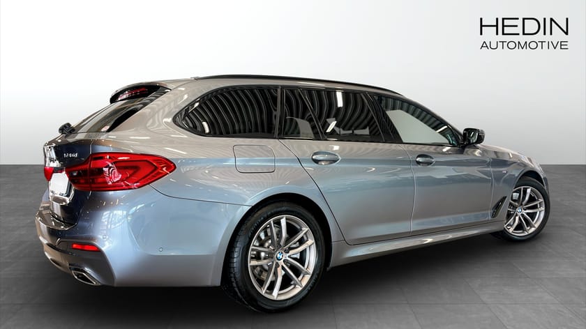 Bild 2 av BMW 520d xDrive Touring M-Sport Drag Panorama H/K