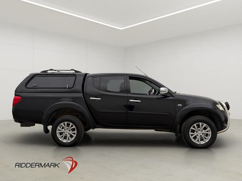 Bild 2 av Mitsubishi L200 Dubbelhytt 178hk 4x4 Värmare Dragkrok Skinn Kåpa Moms