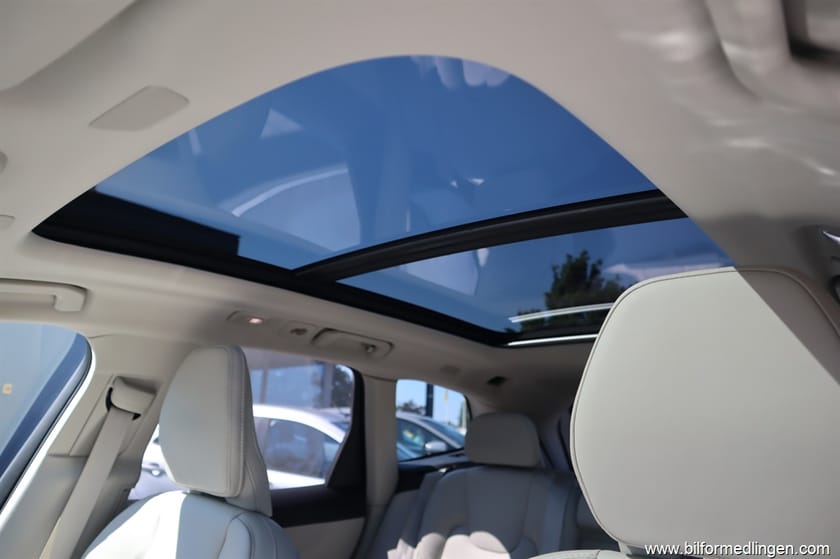 Bild 3 av Volvo XC60 Recharge T6 AWD 350hk Aut Plug-in Momsbil Ultimate Bright Bowers/Wilkins Panorama Drag 1 Ägare