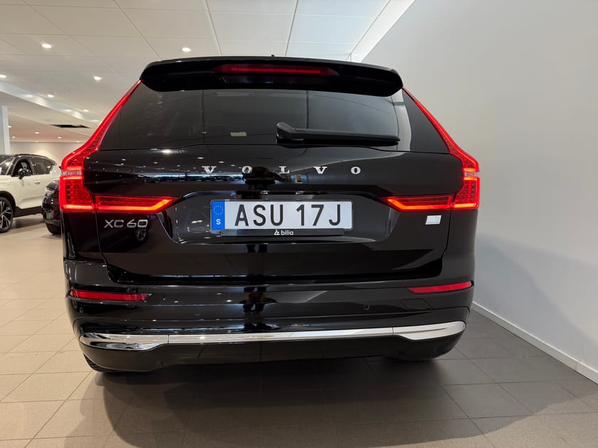 Bild 5 av Volvo XC60 Recharge T6 Core Bright / Adaptiv farthållare / Minnesstol / Dragkrok / Backkam,era / sensor fram och bak /