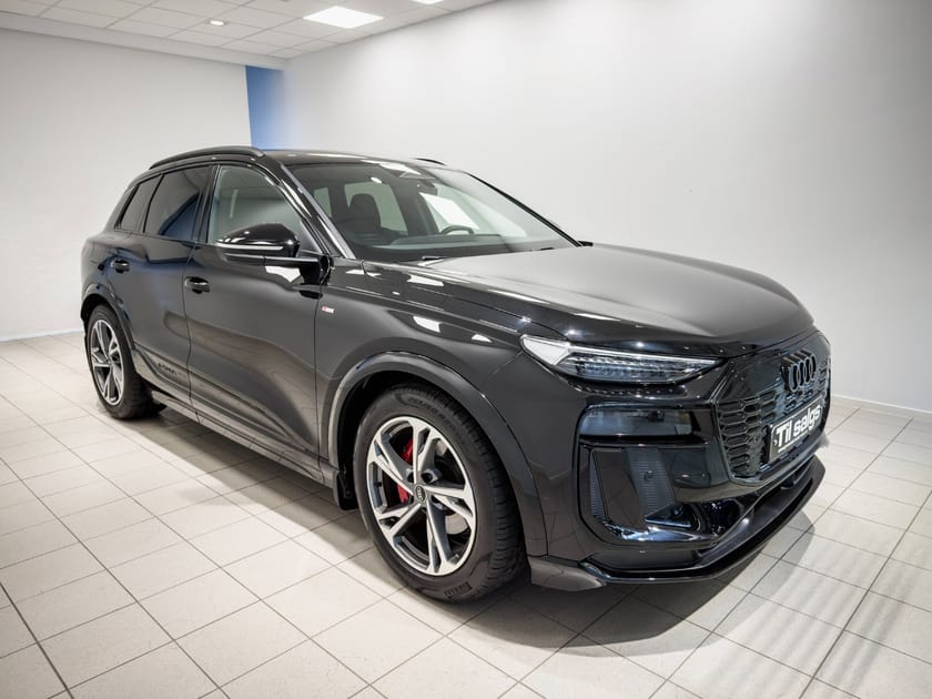 Bilde 2 av Audi Q6 e-tron quattro q s line pro black