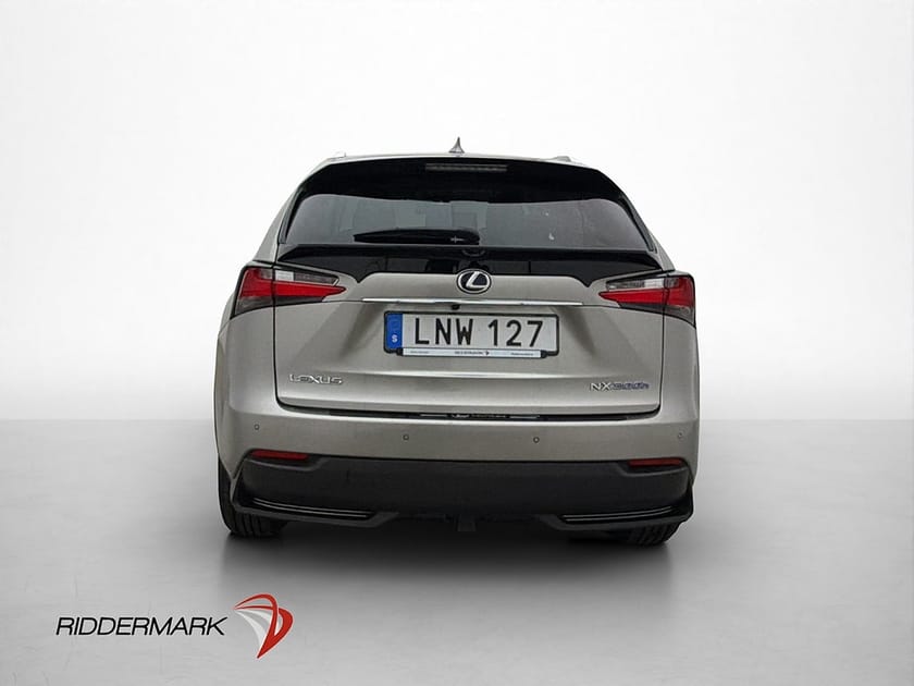 Bild 4 av Lexus NX 300h AWD 2.5 Executive Kamera Navi Skinn Keyless