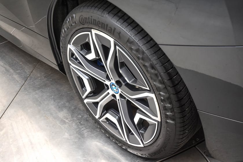 Bilde 2 av BMW iX xDrive40
