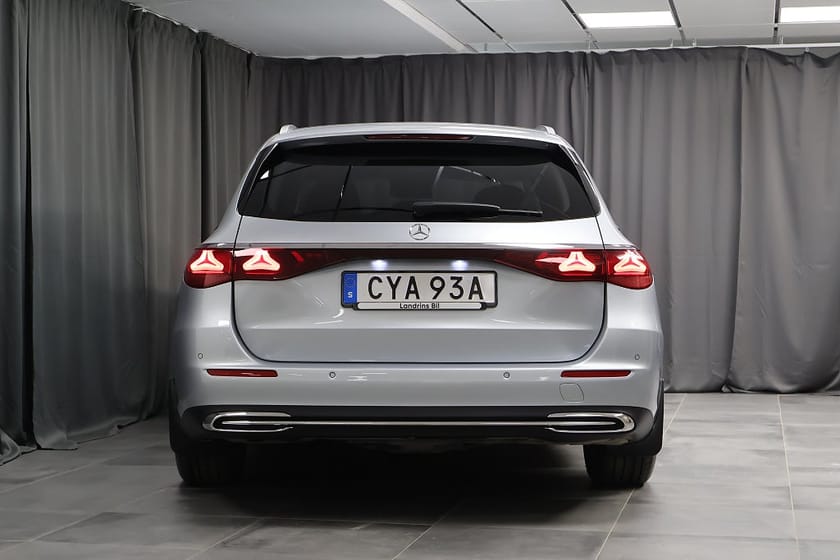 Bild 4 av Mercedes-Benz E 220 T d Avantgarde Advanced Säteskomfortpaket Keyless