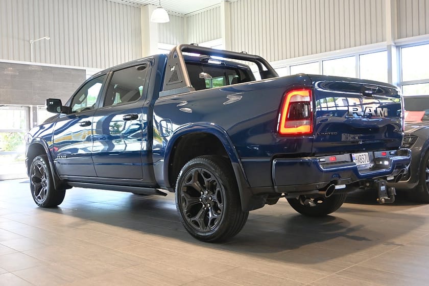 Bild 3 av RAM 1500 Crew Cab 5.7 V8 HEMI Flex Fuel 4x4 Limited Night