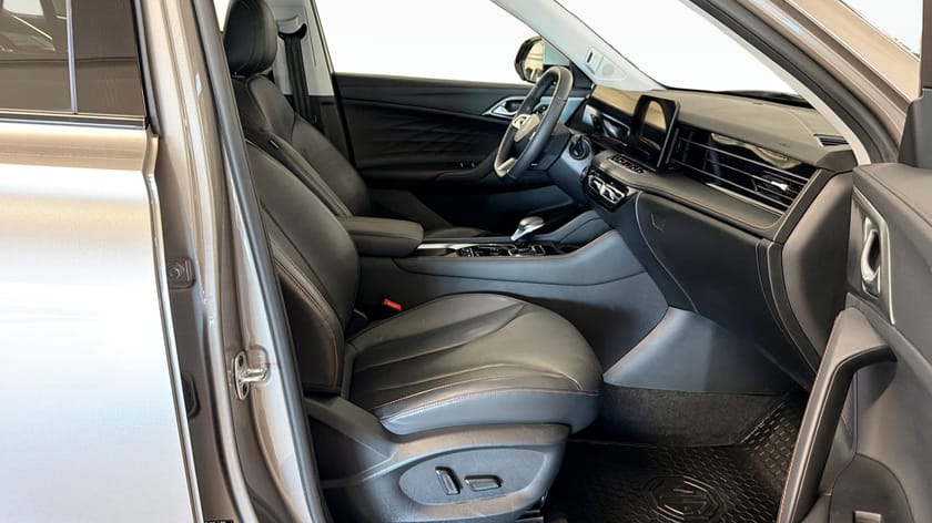 Bild 3 av MG HS PHEV Luxury 307Hk / 360° / MG-Pilot / Carplay
