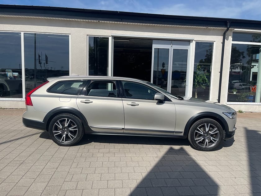 Bild 4 av Volvo V90 Cross Country D4 AWD Pro 190 hk Välutrustad