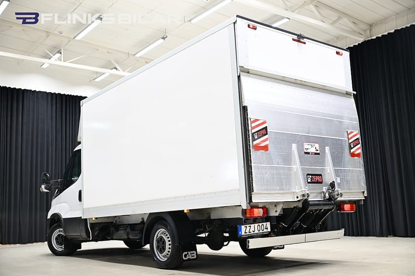 Bild 4 av Iveco Daily 35-140 Chassi Cab 136HK Automat|Volymskåp|Bakgavellyft|Sidodörr|Leasbar