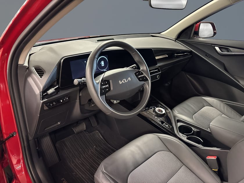 Bild 4 av Kia Niro Plug-In-Hybrid Action//Kamera//Drag//V-hjul//