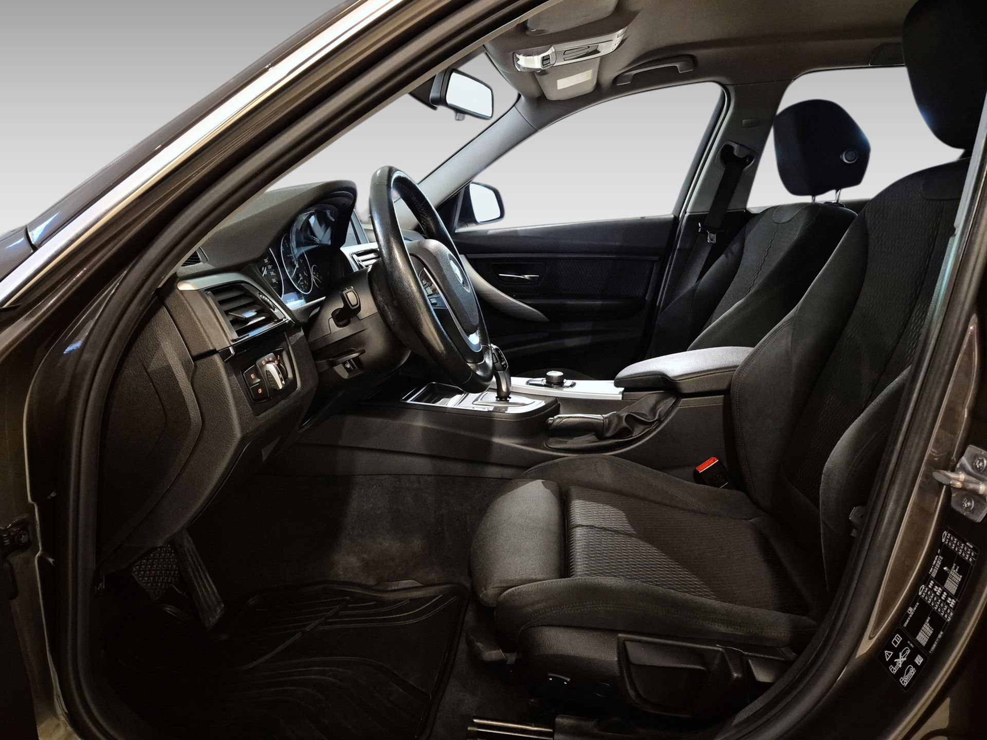 BMW 320 xDrive Touring 2015, kuva 7/10