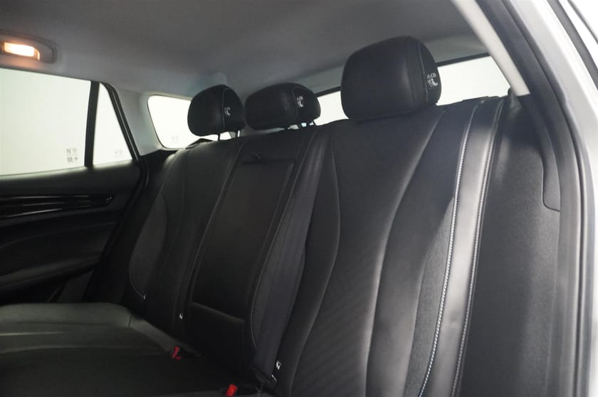 Bild 5 av MG 5 Standard Range SR Lux 50kWh 360 Elstol CarPlay