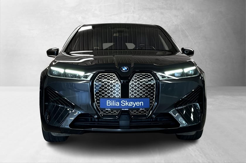 Bilde 2 av BMW iX xDrive50 Fully Charged, Soft-Close, Luft, 4Hjulsst. H/K