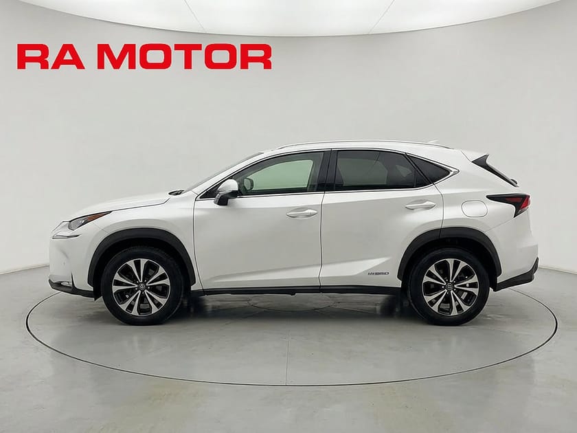 Bild 3 av Lexus NX 300h AWD 2.5  Kyushu Edition | Kamera | Navi | Moms