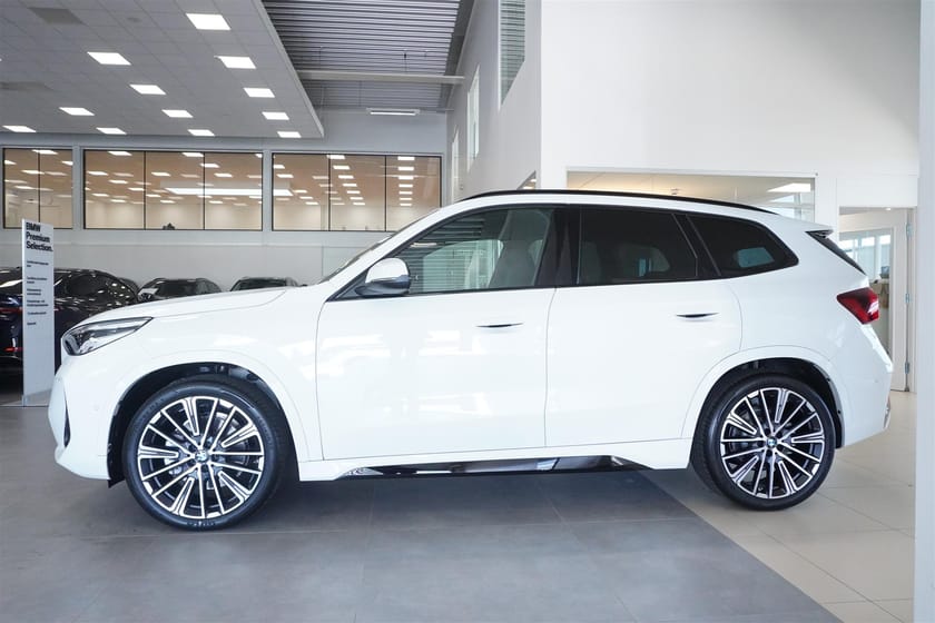 Bild 3 av BMW iX1 xDrive30 M Sport Active Ed Drag DA