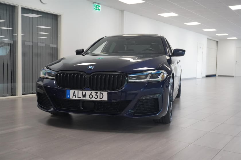 Bild 2 av BMW 545e xDrive Sedan M-Sport Innov Taklucka DAP Laser Komfort