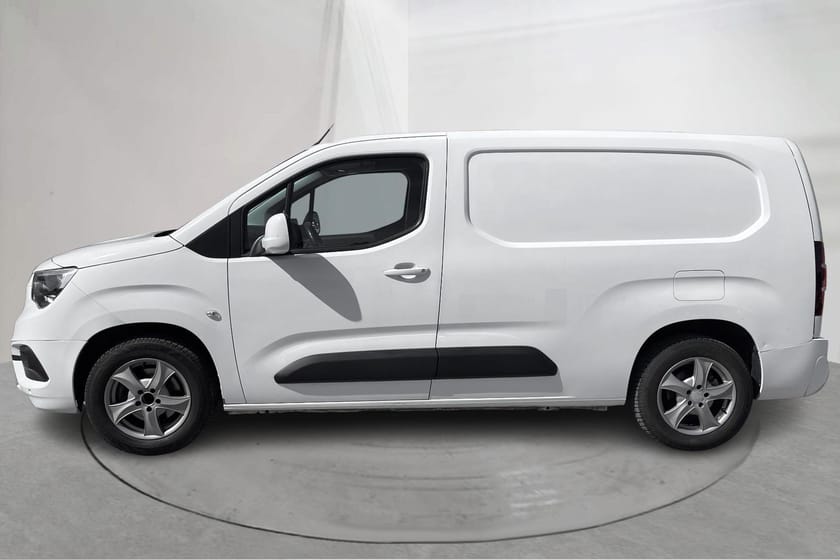 Bild 2 av Opel Combo Cargo XL 1.5 (130hk)  Verkstadsinredning