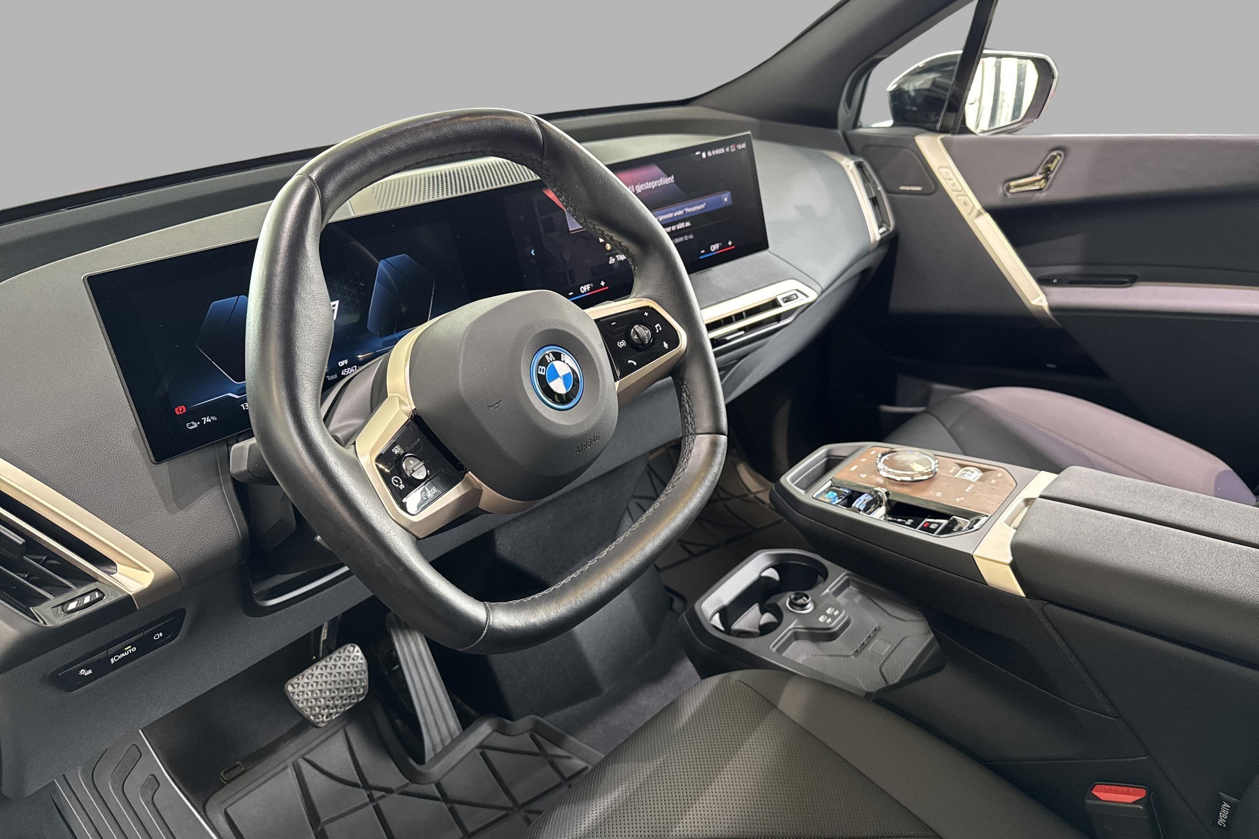BMW iX xDrive40, 326hk, 2023