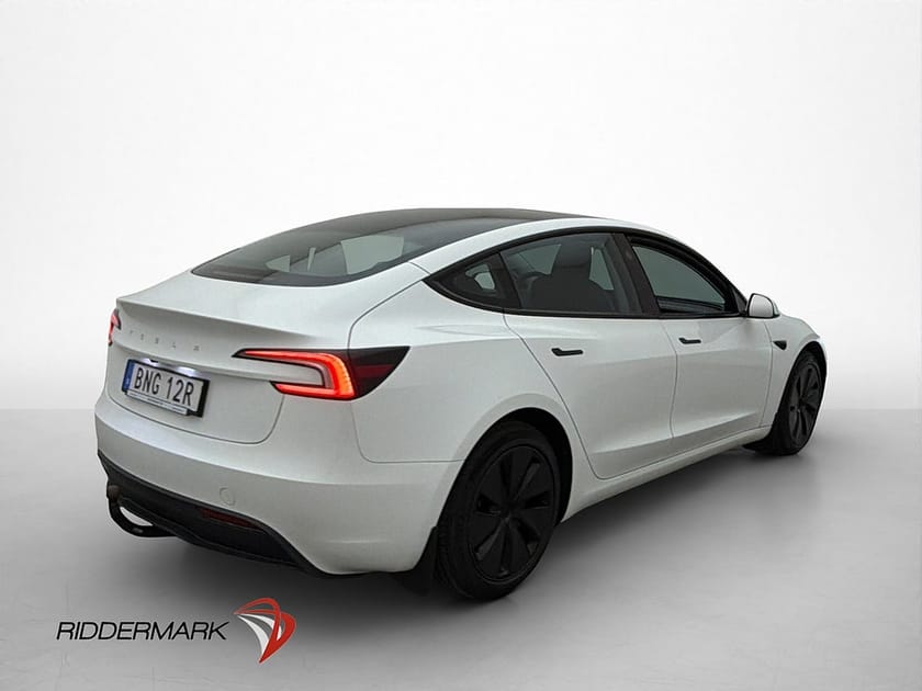 Bild 5 av Tesla Model 3 Standard Range Dragkrok Värmepump Autopilot