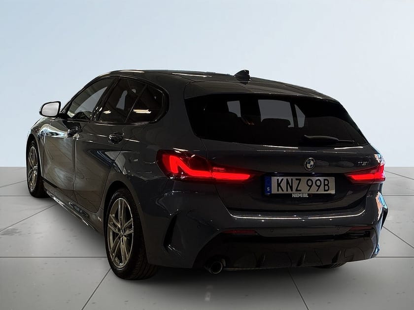 Bild 5 av BMW 118i M Sport Mvärme Rattvärme Ambient light S&V-däck
