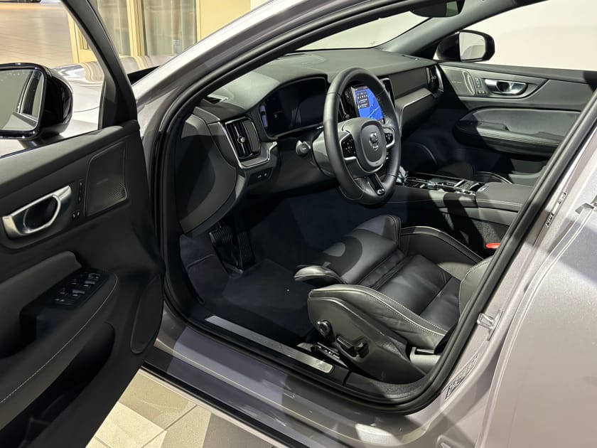 Bild 5 av Volvo V60 T6 Plus Dark Nordic Edition | H/K | 360-Kamera |
