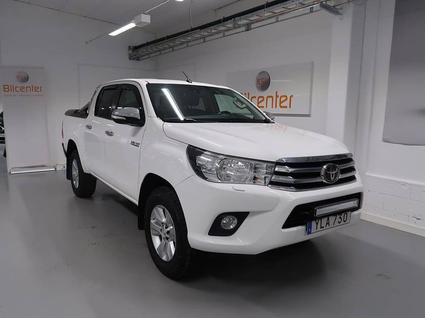 Bild 3 av Toyota Hilux Dubbelhytt 2.4 AWD V-Däck ingår Värmare-Drag-Kamera-Fla