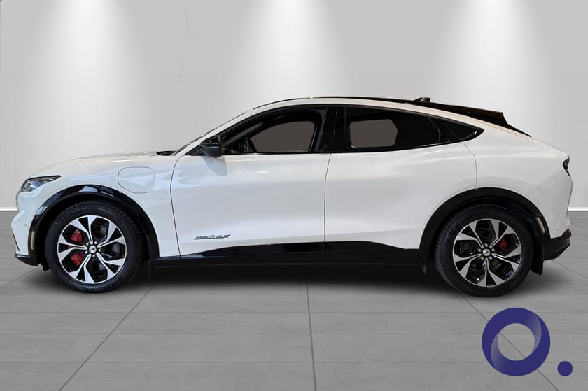 Bilde 2 av Ford Mustang Mach-E Long Range AWD /Longrange / Premium / Skinn / B&O / Glasstak/