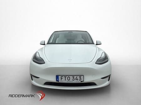 Tesla Model Y Performance Svensksåld MOMS