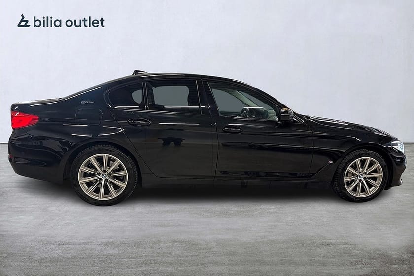 Bild 4 av BMW 530e iPerformance Sedan Sport line / Navi /Kamera / HIFI / Skinn